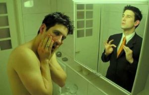 hot_weird_funny_amazing_cool3_man-faces-in-mirror-7_200907260210129555