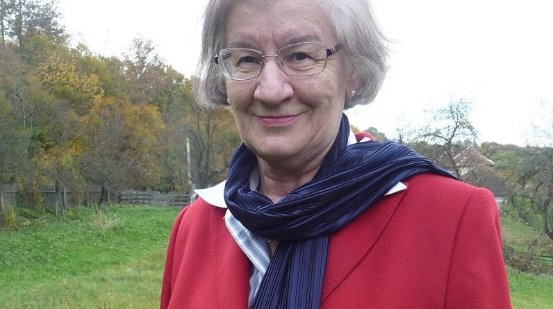 Mary Ruegg Над књигом стихова Маре Ruegg Петровић: ПЕСМЕ СА ЛИСТА БРШЉАНА ...